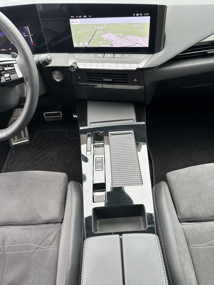 Fahrzeugabbildung Opel Astra SpT 1.5D Aut. GS-Line NAV+LED+ACC+HUD+PANO