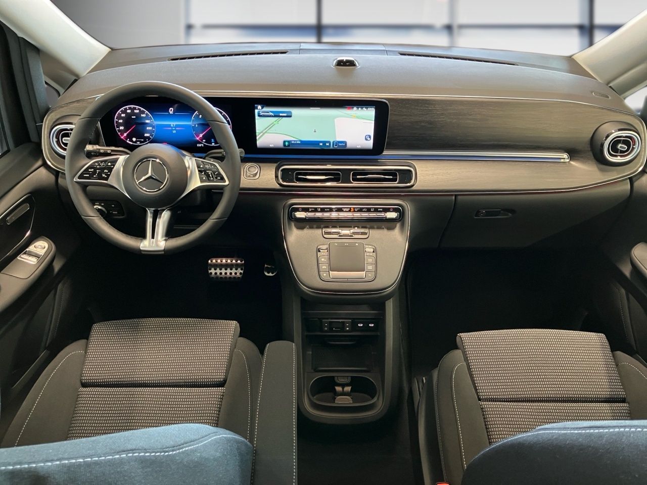 Fahrzeugabbildung Mercedes-Benz V 250 d STY / L Liegebank LED AHK Allrad Kamera