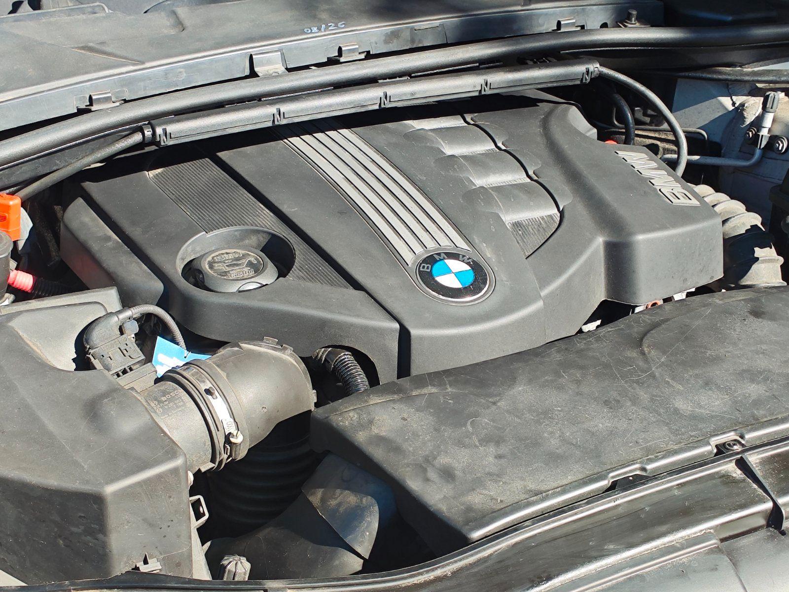 BMW 318 2009 — photo 11