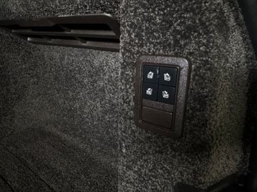Land-Rover Range Rover - 7