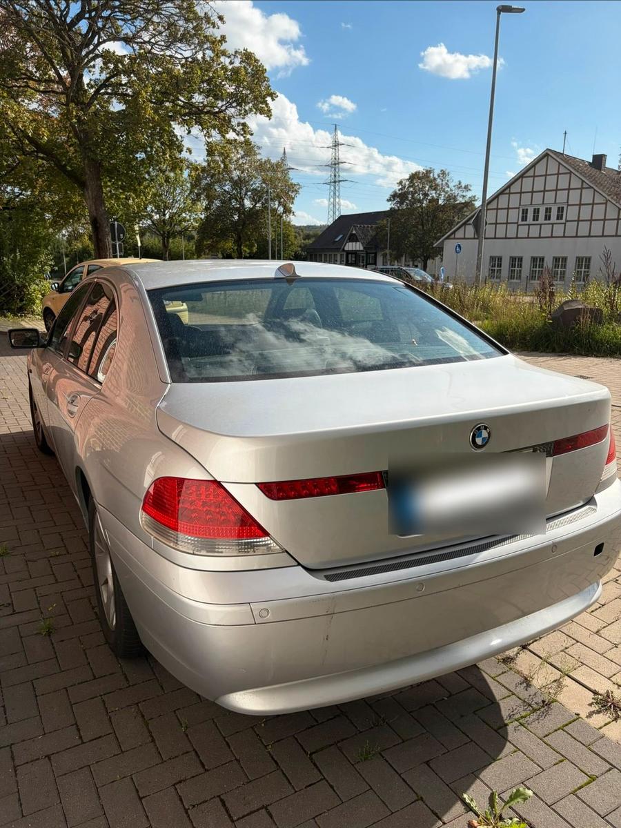 BMW 745