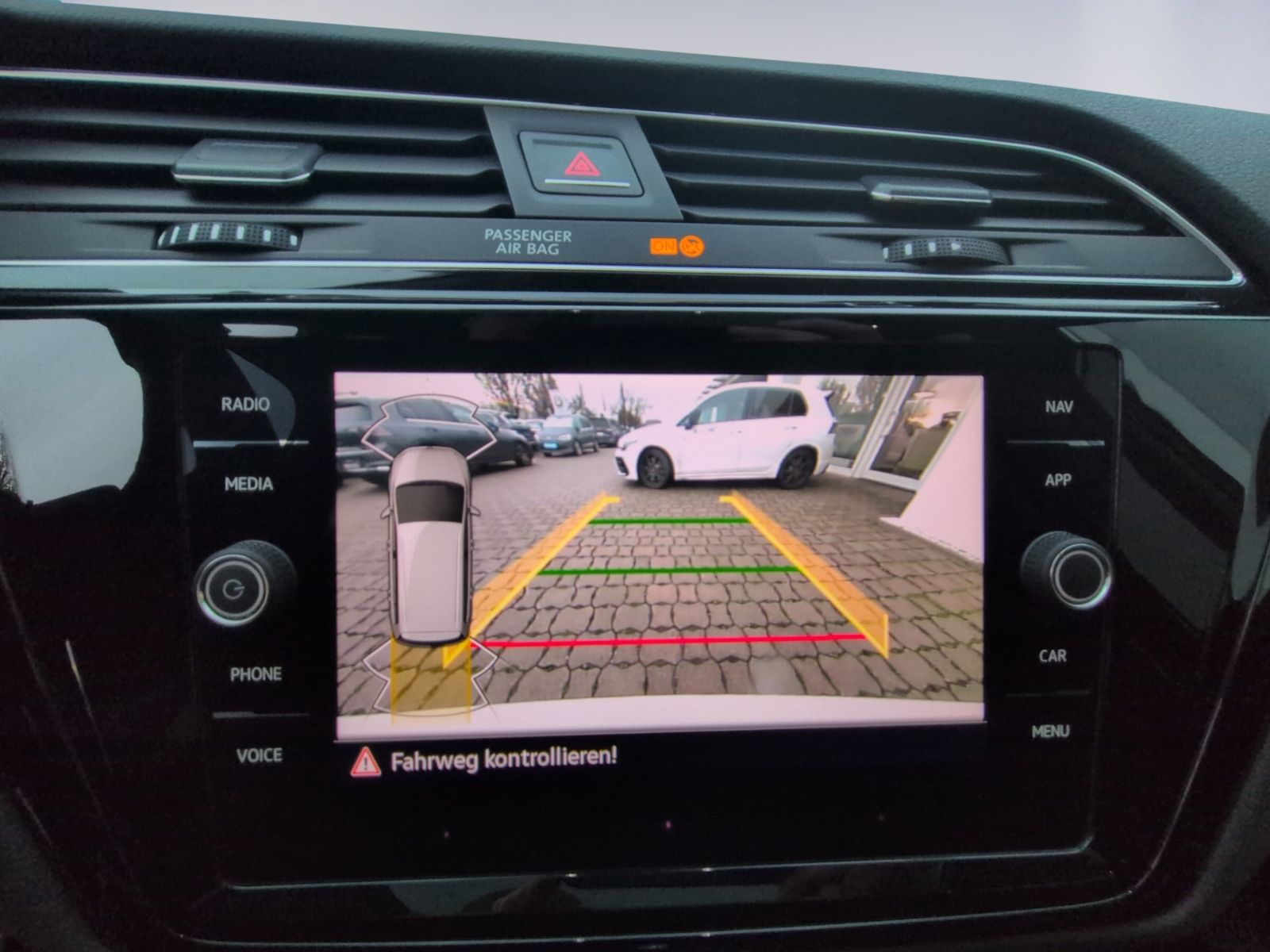 Touran Highline 1.5 TSI DSG STHZ+KINDERSITZ+AHK+