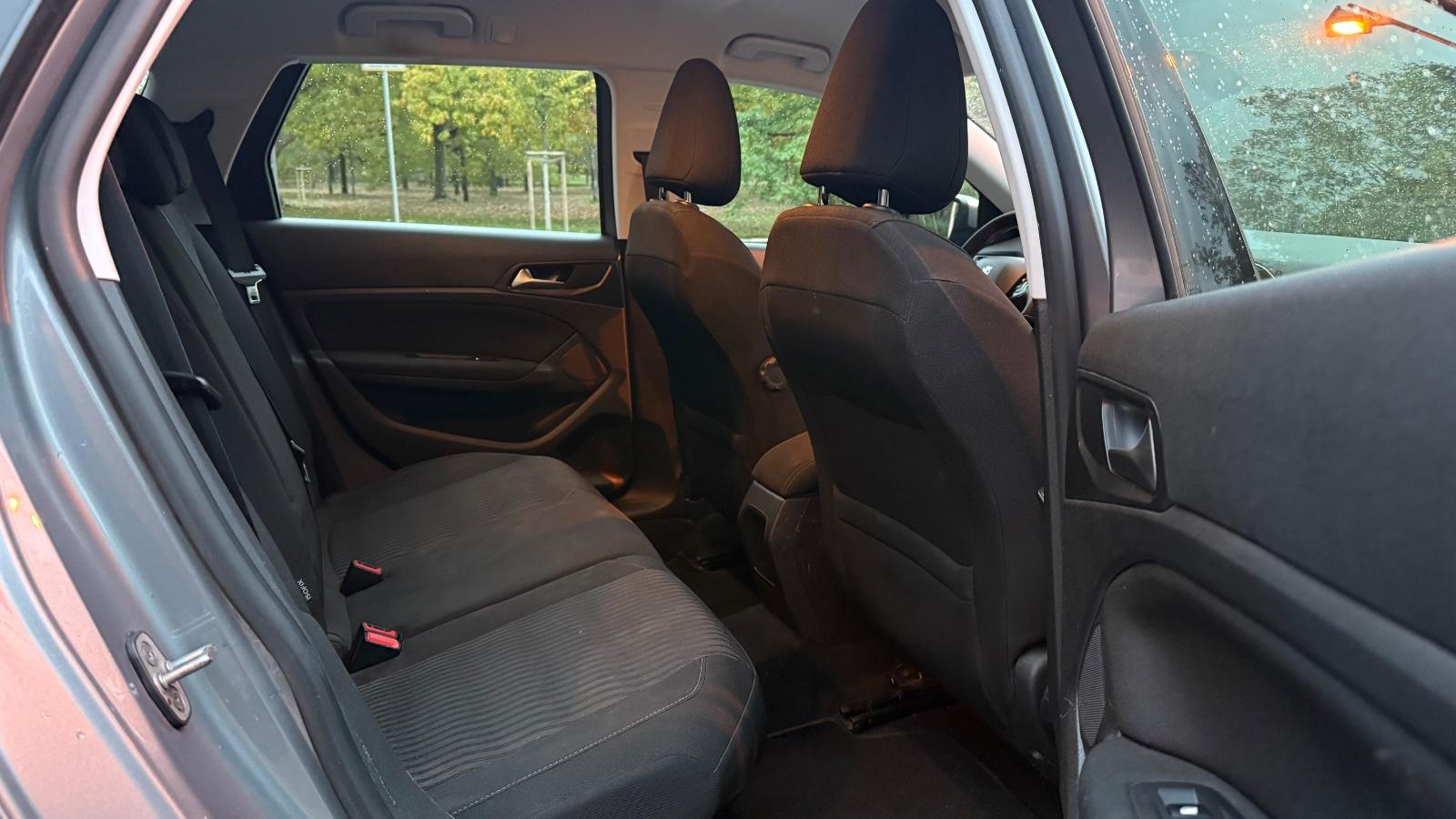 Peugeot 308 2015 — photo 17