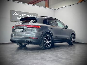 Porsche Cayenne - 5