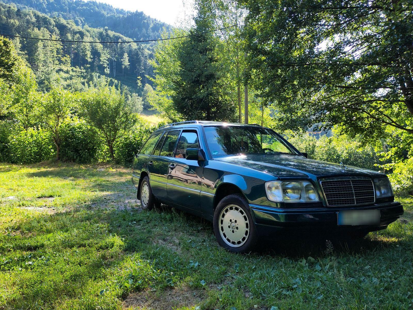 Mercedes-Benz E 220