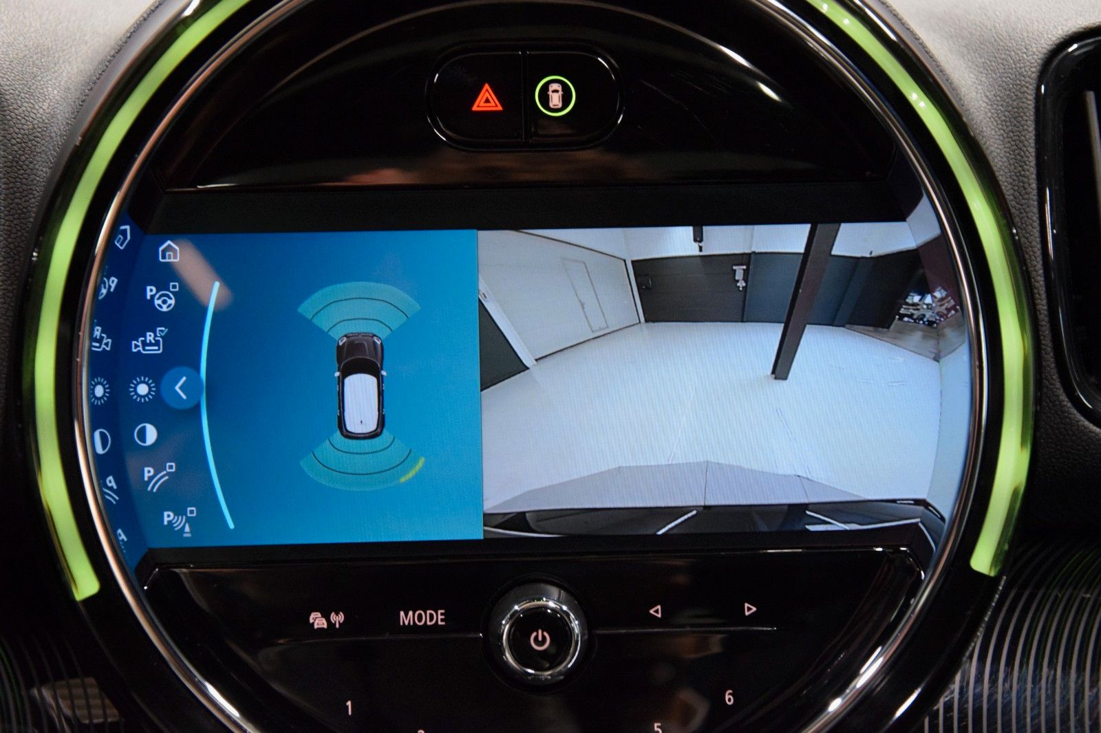 Fahrzeugabbildung MINI Cooper Countryman Pano Premium Plus HuD ACC Memo