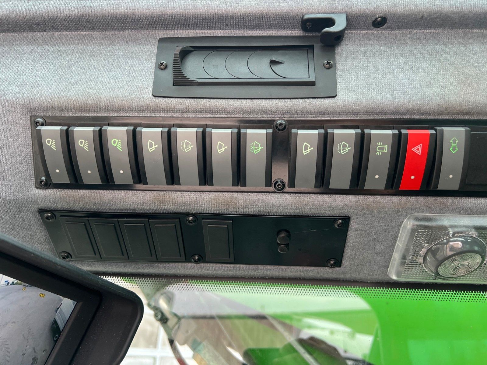 Fahrzeugabbildung Sennebogen 718 / inkl. Vosch Fällzange / nur 1.965h!