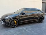 Lamborghini Urus**VOLLAUSSTATTUNG** - schwarze Lamborghini Urus