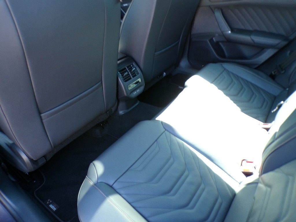 Fahrzeugabbildung CUPRA Formentor VZ 1.5 e-Hybrid DSG Black Edition*DYNA