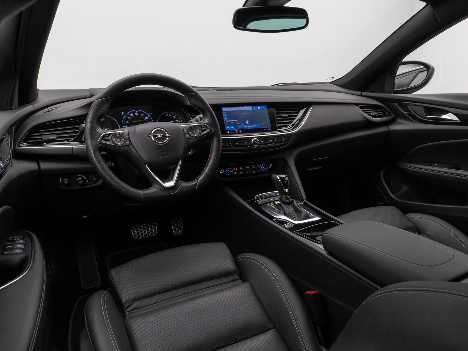Fahrzeugabbildung Opel Insignia B Sports GSLine Plus 4x4 Kamera HUD AHK
