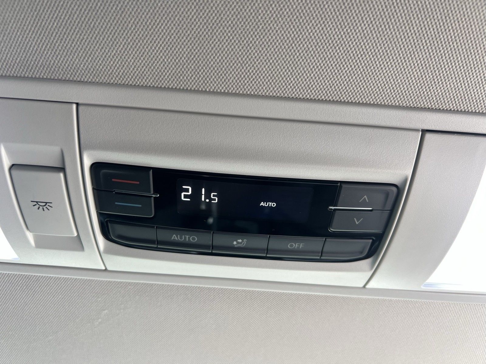 Fahrzeugabbildung Volkswagen T6 Multivan T6.1 TDI Gen. Six 4Mo. DSG LED NAVI