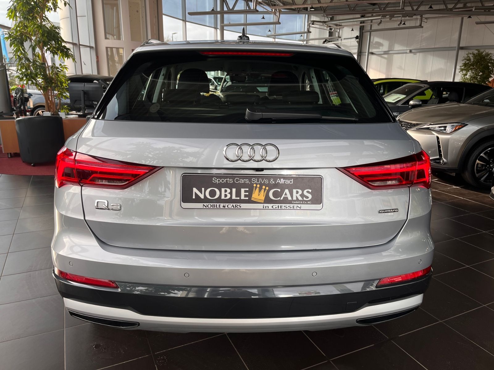 Fahrzeugabbildung Audi Q3 40 TFSI quattro advanced LED NAVI ALU