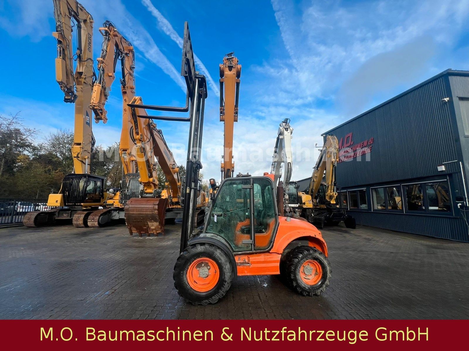 Fahrzeugabbildung AUSA CH 250 / Allrad / 2,5 t / 3,60 m