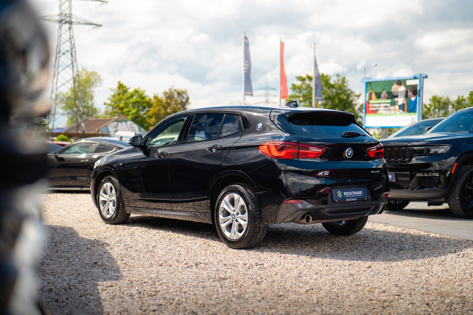 Fahrzeugabbildung BMW X2 sDrive 18i M Sport Automatik *Alcantara*LED*