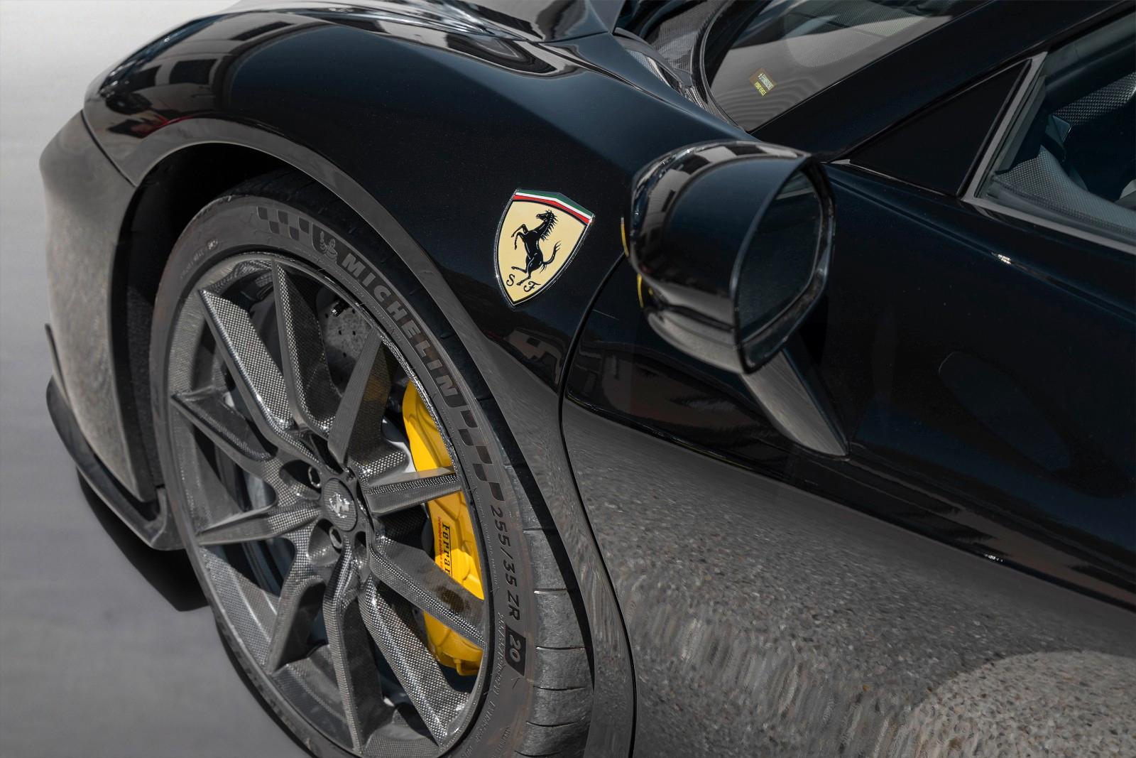 Ferrari SF90 Stradale ASSETTO*CARBON*KAMERA