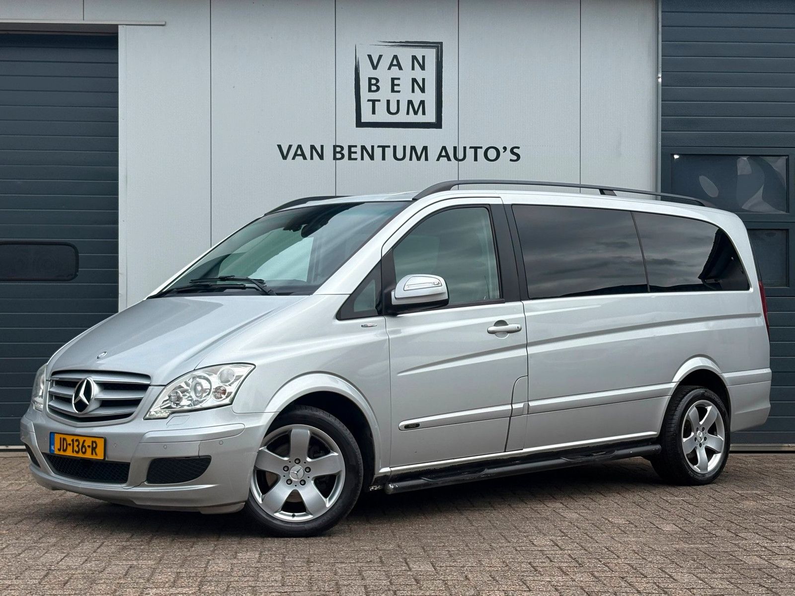 Mercedes Viano - 1