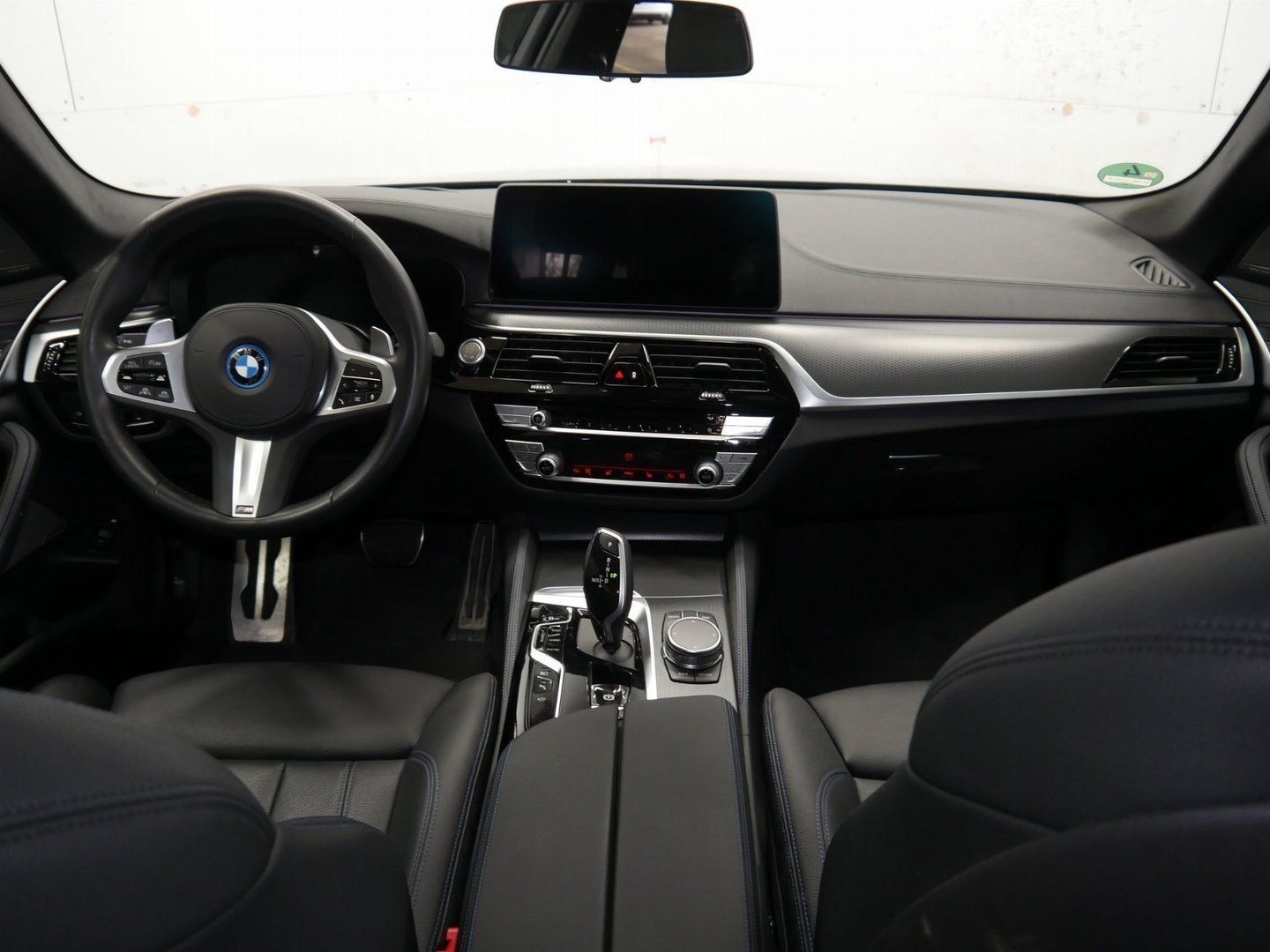 Fahrzeugabbildung BMW 530e Touring M Sportpaket Laserlicht