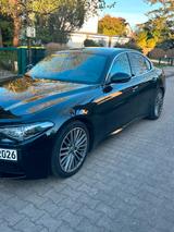 Alfa Romeo Giulia 2.0 Turbo 16V 147kW AT8 Lusso Lusso - Alfa Romeo Giulia von privat