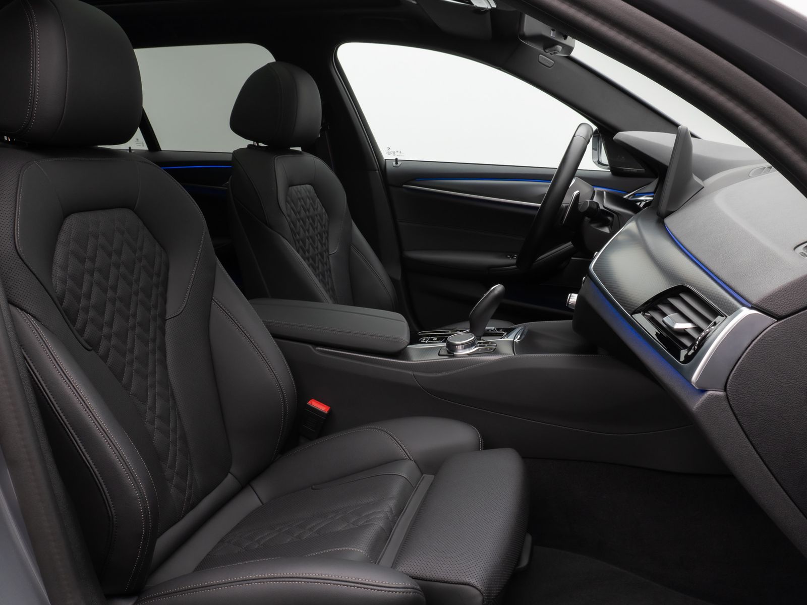Fahrzeugabbildung BMW 530d M Sport Panorama 360°DAB H/K Komfort 20Zoll