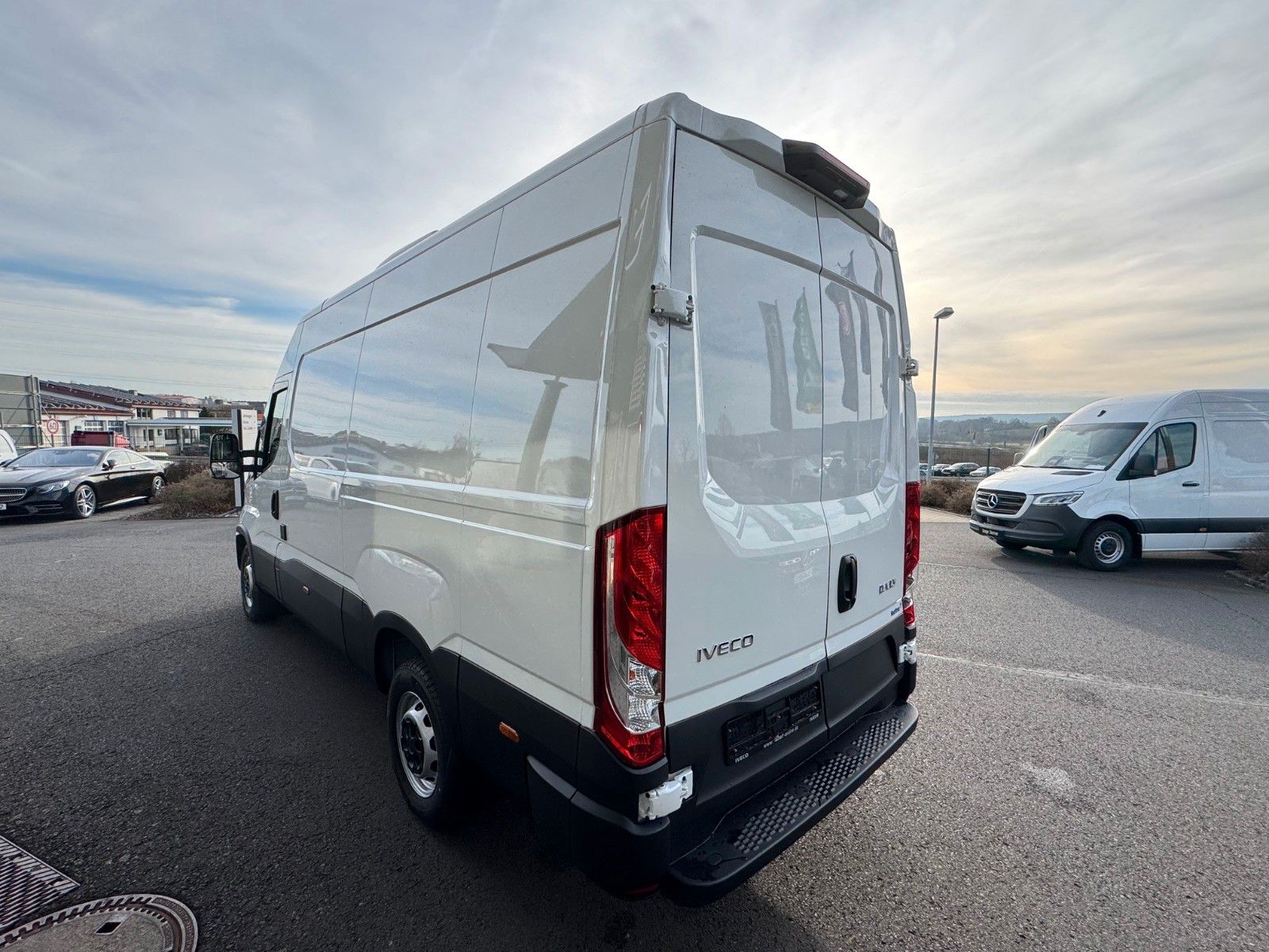 Fahrzeugabbildung Iveco Daily 35S18 A8 *Standkühlung*Kamera*Automatik*