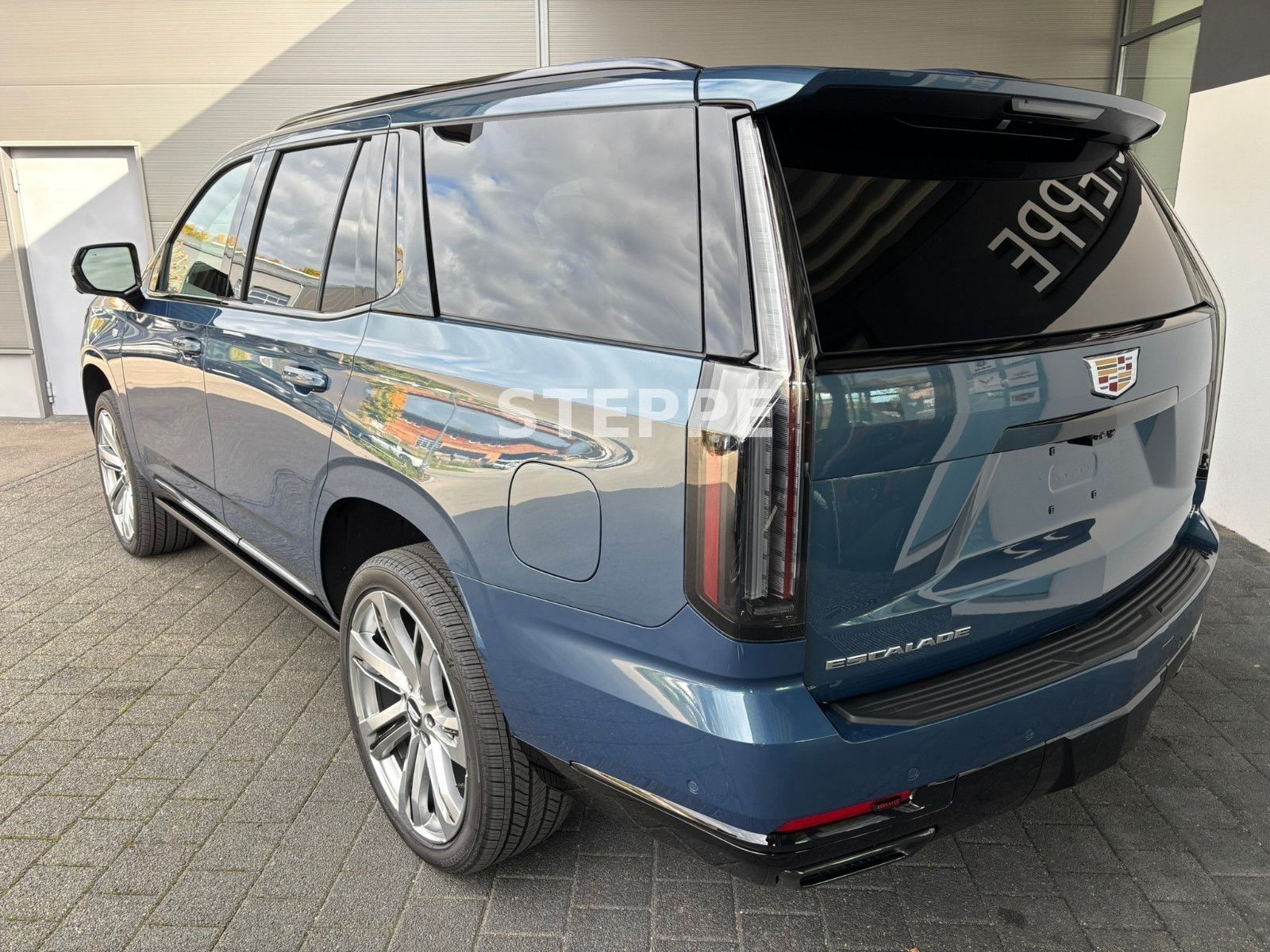 Cadillac Escalade FACELIFT MY26 6.2 V8 Sport Platinum 24"
