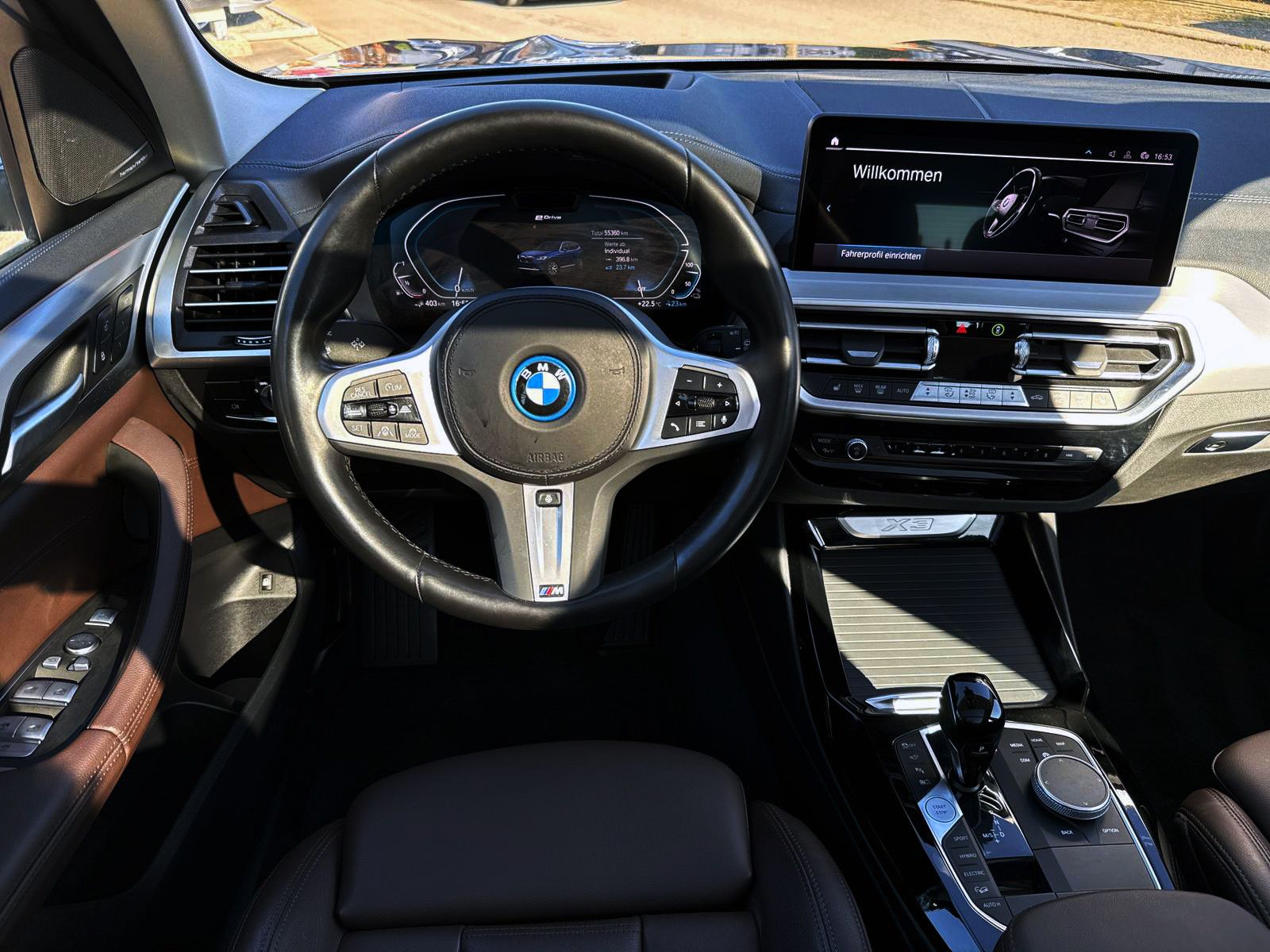 Fahrzeugabbildung BMW X3 xDrive30e Steptr. LED ACC 360° HUD PANO AHK