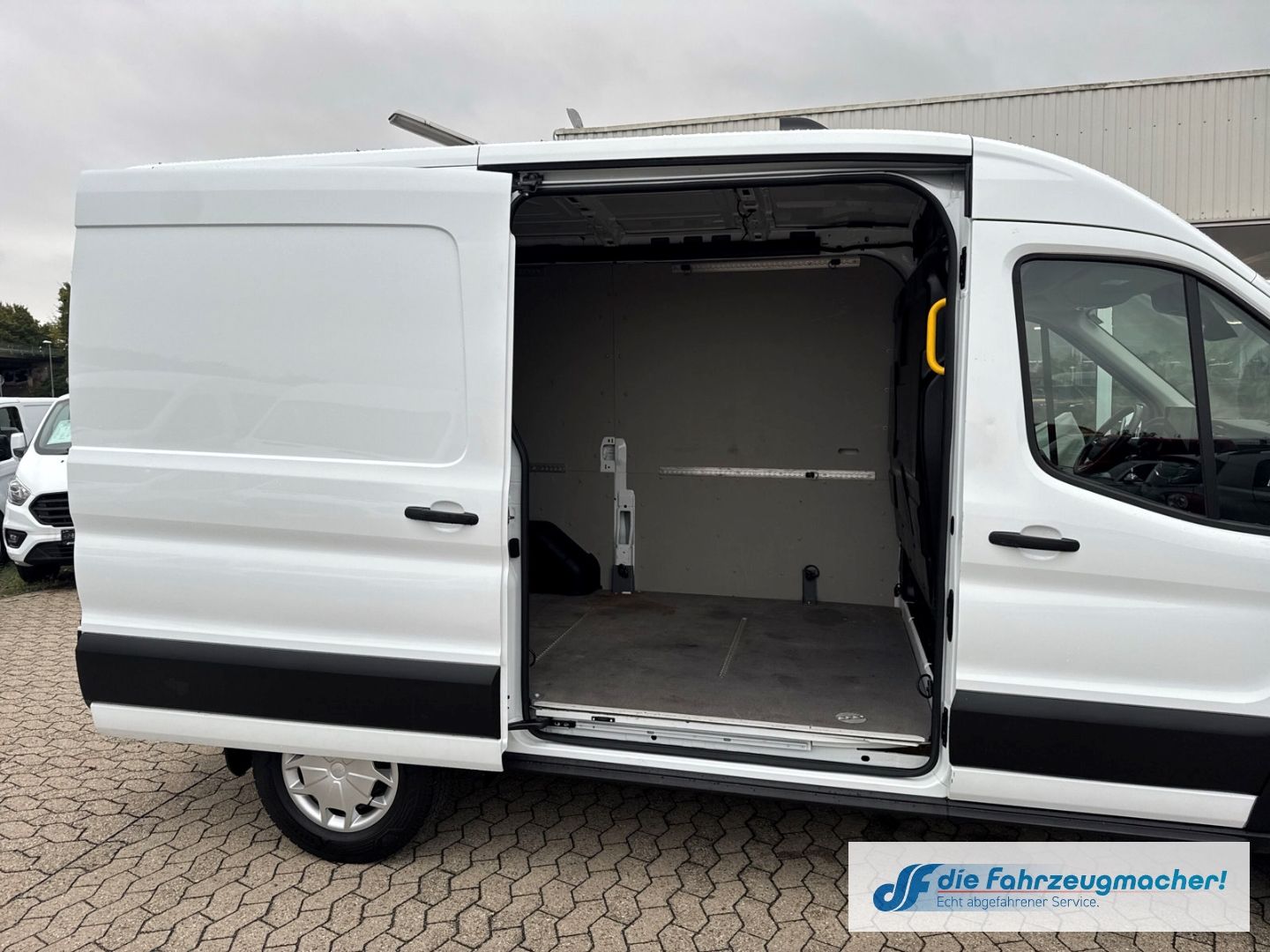 Fahrzeugabbildung Ford Transit Kasten 350 L2 Trend 2.0 Klimaautom DAB T