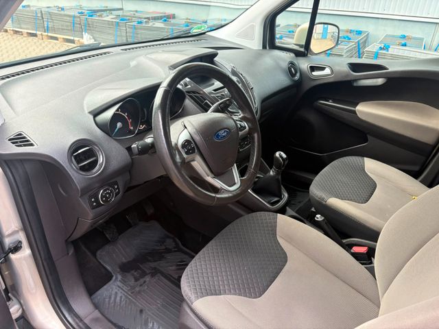 FORD Tourneo Courier Titanium — Bild 10