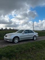 Mercedes-Benz Mercedes Benz E-Klasse Silber - Mercedes-Benz E 320 in Wuppertal