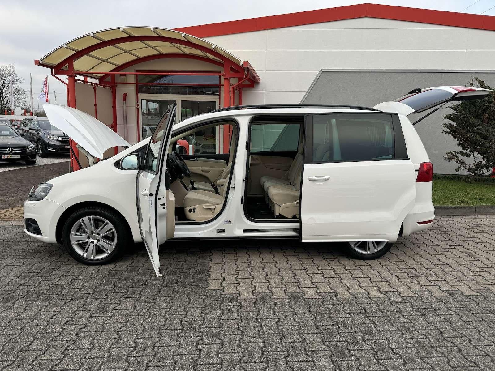 Fahrzeugabbildung SEAT Alhambra 7 Sitzer/Xenon/Navi/DAB/Pano/StandHz...