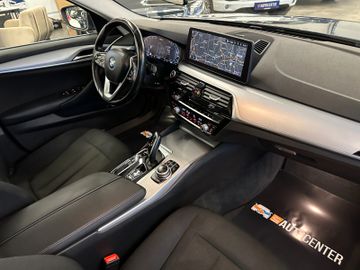 BMW 530 e Touring xDrive *Virtual Cockpit*AHK*LED*BT