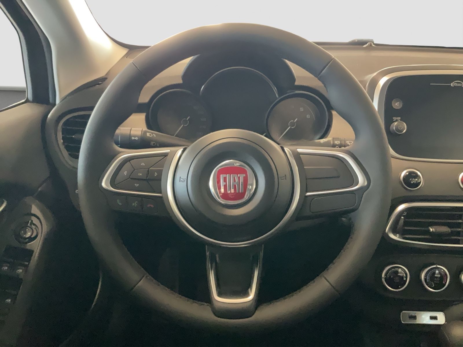 Fahrzeugabbildung Fiat 500X Hybrid 1.5 GSE 96 kW 8-Fach bereift