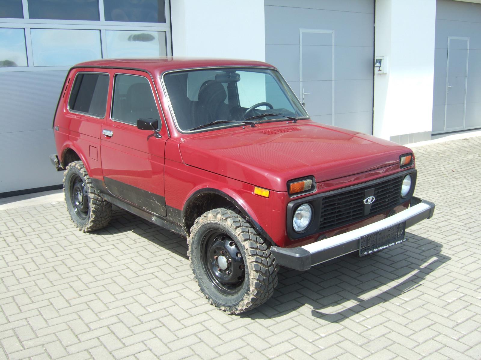 Lada Niva TÜV 03.28 AHK