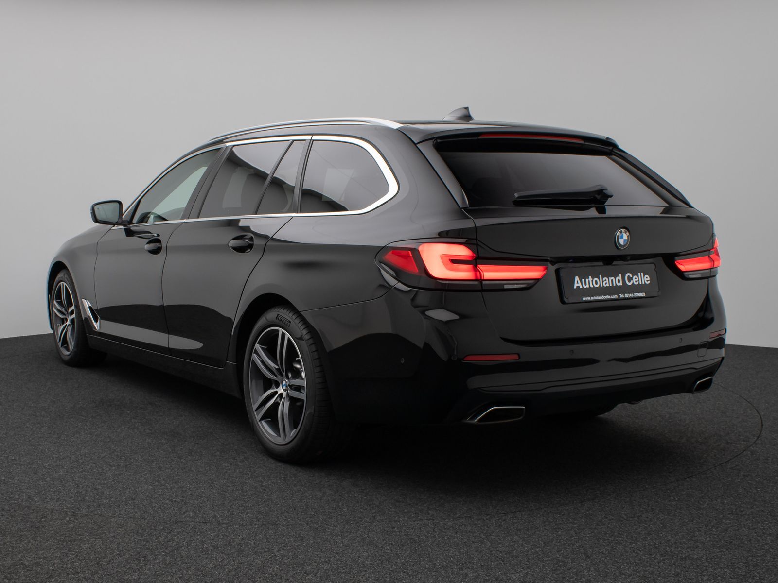 Fahrzeugabbildung BMW 530d  xD Panorama Kamera DAB HiFi AHK Alarm ACC