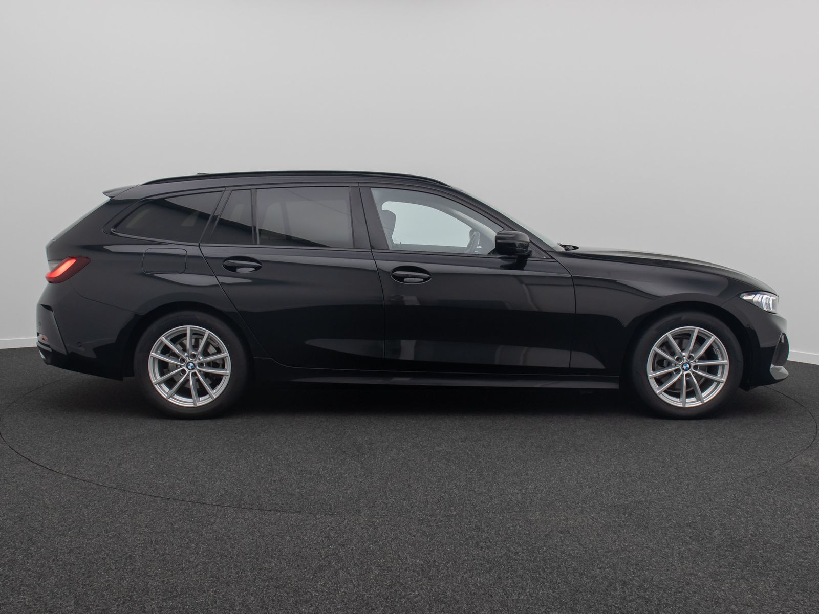 Fahrzeugabbildung BMW 320d HUD Sport Memory Kamera DAB Komfort DrivAss