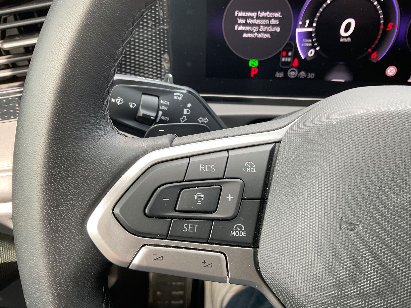 Fahrzeugabbildung Volkswagen Tiguan 2.0 TDI DSG ENERGY,AHK,Navi,IQLight,