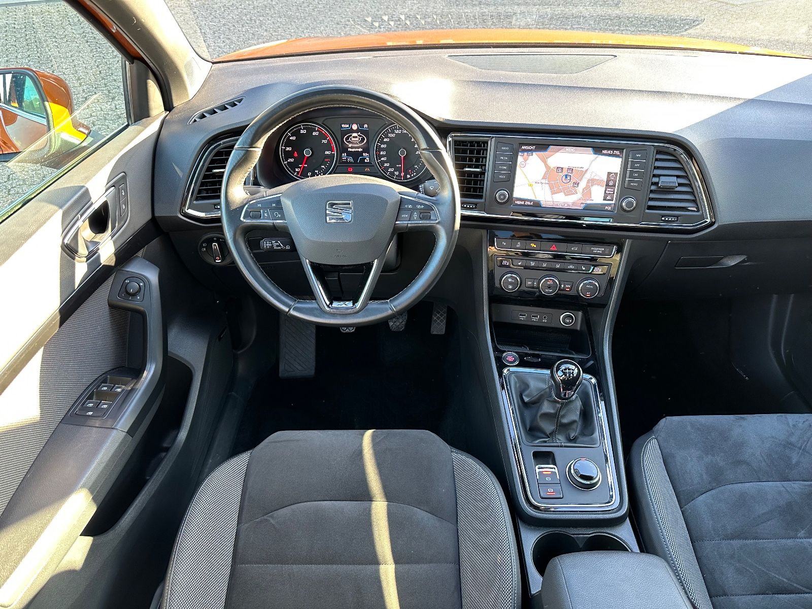 Fahrzeugabbildung SEAT Ateca 1.4 TSI ACT Xcellence Pano/AHK/LED/360°