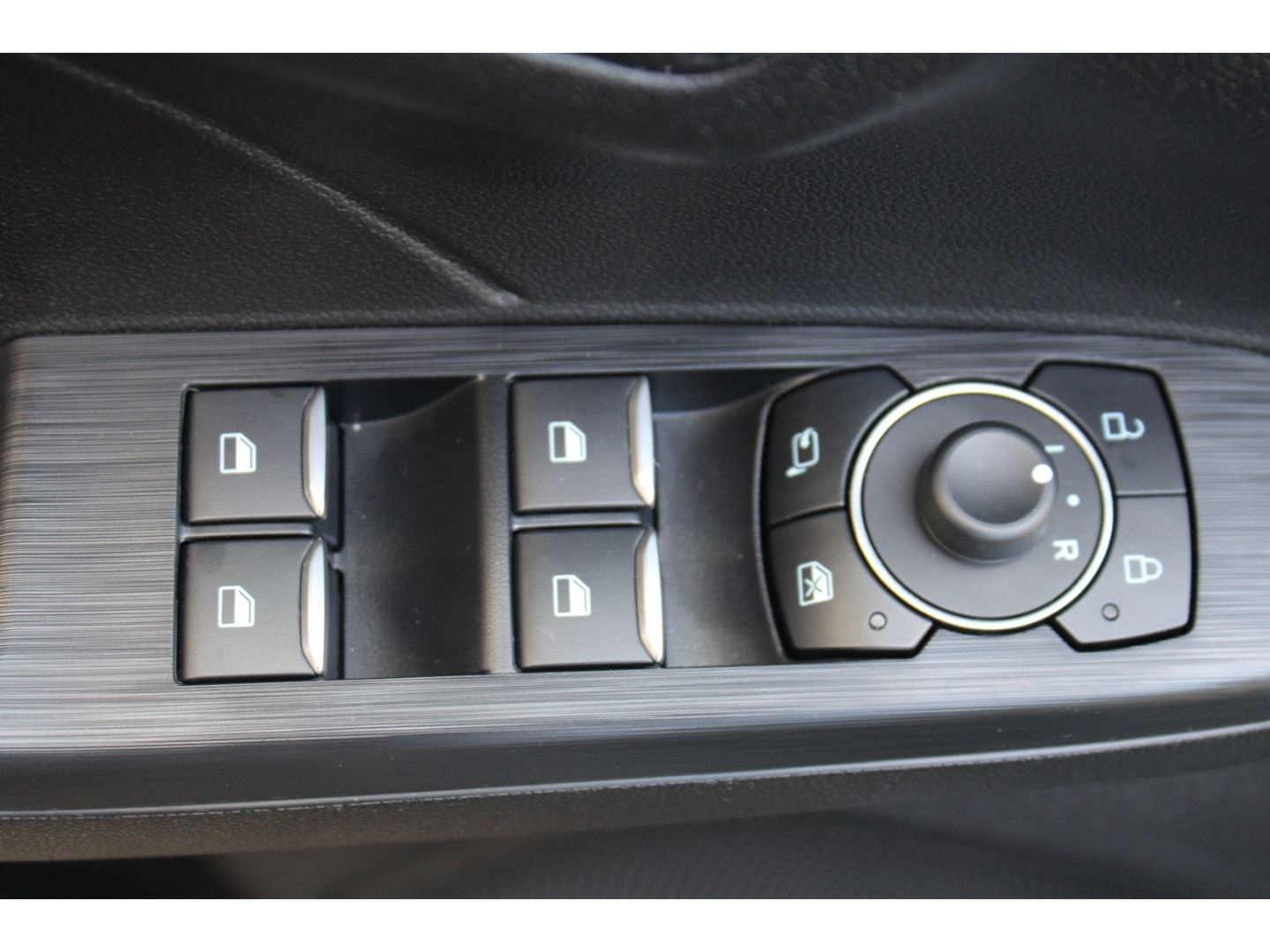 FORD Kuga ST-Line X LED AHK Navi GJR RFK el. Heckkla - Image 13