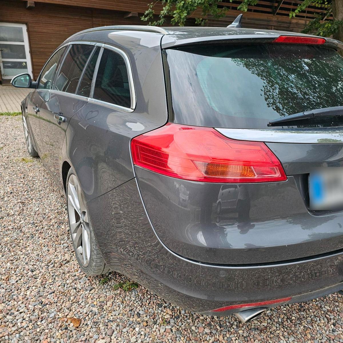 Opel Insignia 2010 — engine 160 HP (118kW)