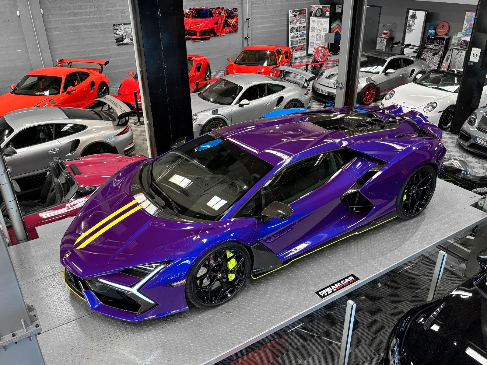 Lamborghini Revuelto 6.5 V12 *VAT* - VIOLA MITHRAS - CARBONE