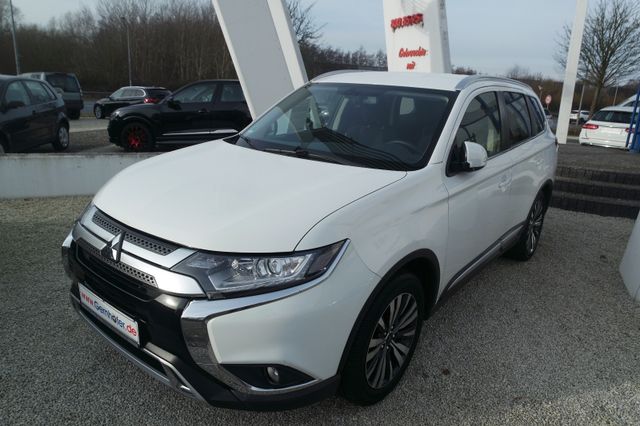 Mitsubishi Outlander  CVT Activ  2WD 1. Hand AHK