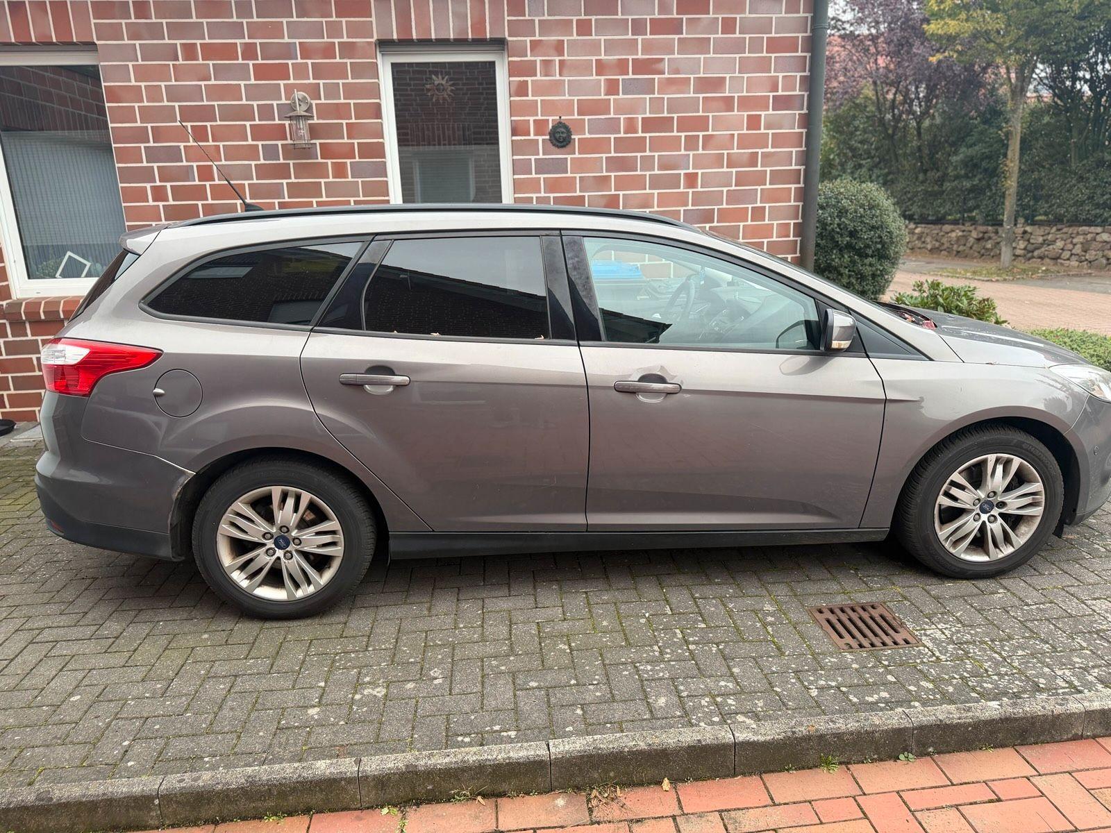 Ford Focus 2012 — engine 116 HP (85kW)