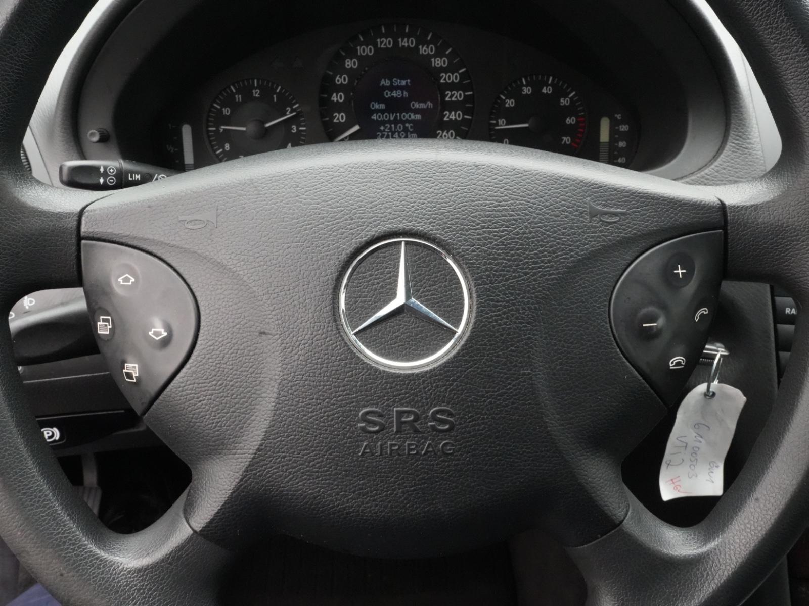 Mercedes-Benz E200 2004 — photo 16