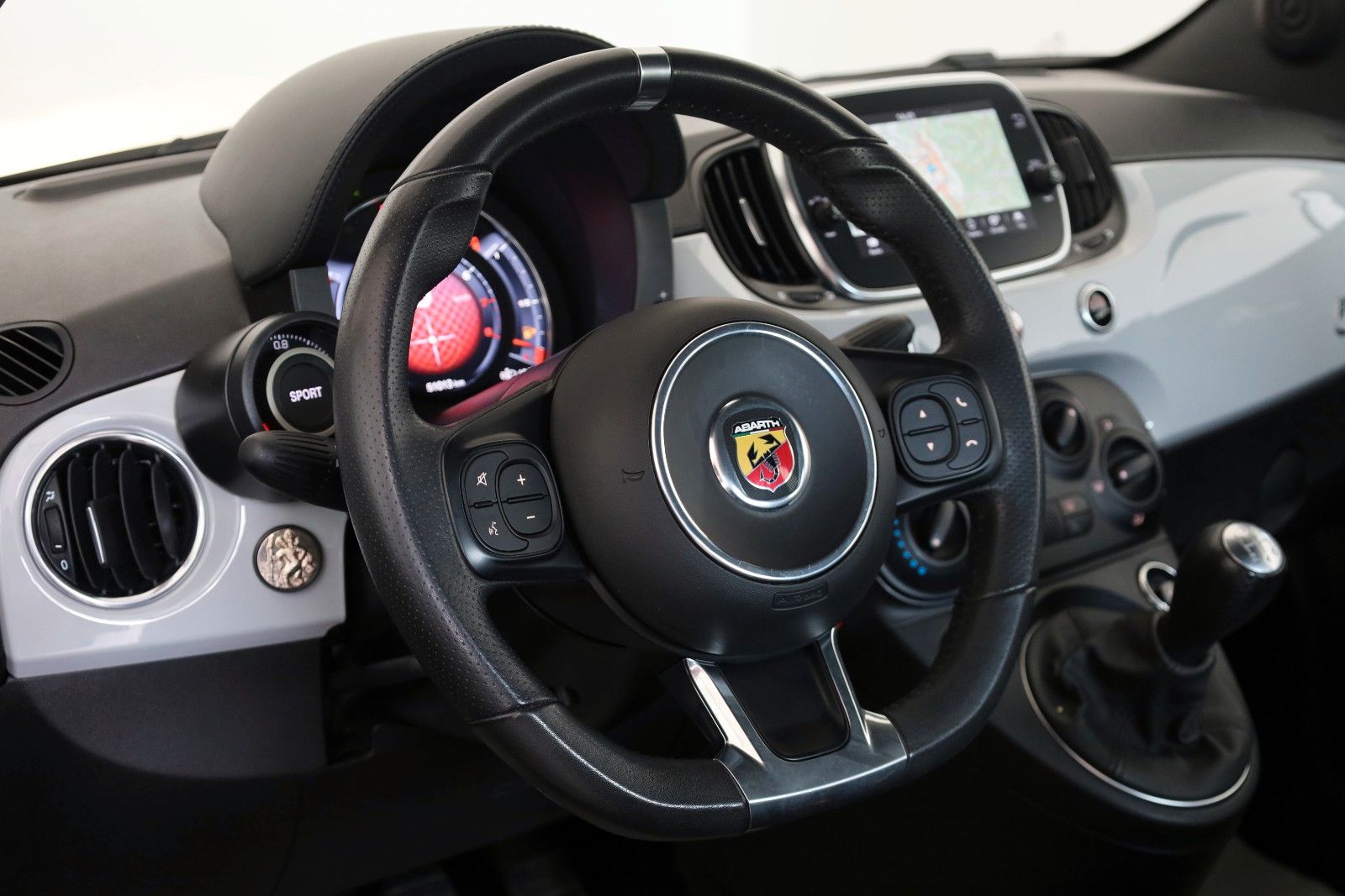 Fahrzeugabbildung Abarth 500 595 Kit ESTETICO ,Navi, MirrorLink, LM19"+WR