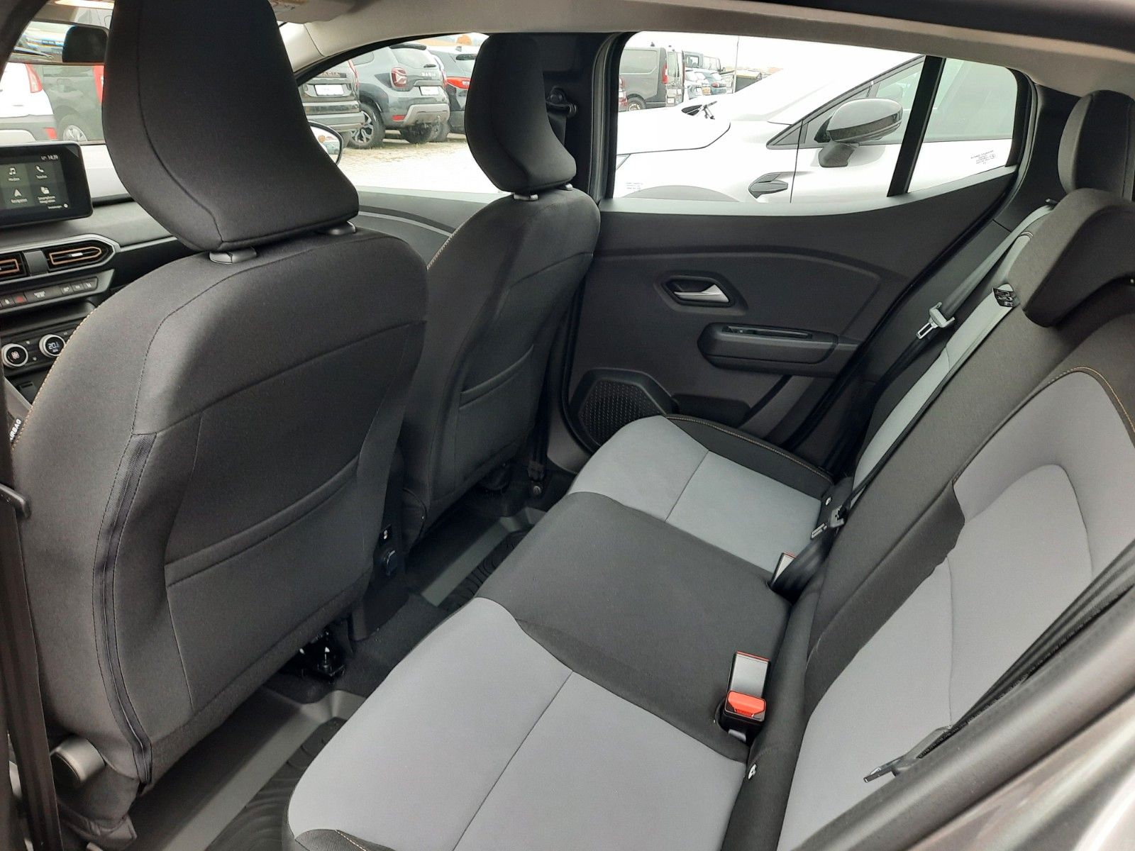 Dacia Sandero - Bild 8