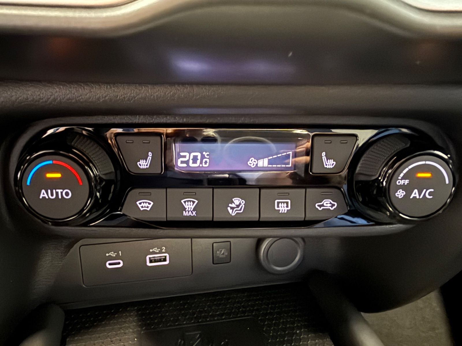 Fahrzeugabbildung Nissan Juke Hybrid N-Connecta Automatik, Winter-P.,Navi