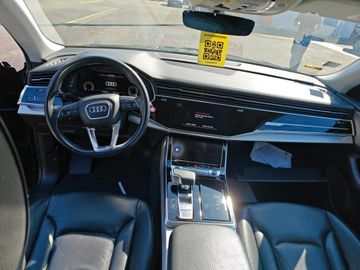 Audi Q8 - 8