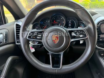Porsche Cayenne - 10
