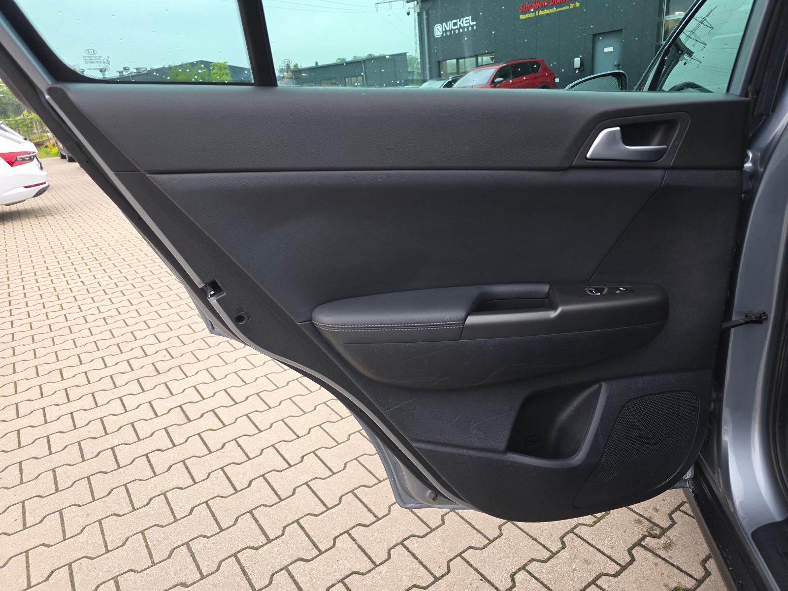 Kia Sportage Spirit 4WD*Bi-Led*Kamera*Pano*Leder*AHK
