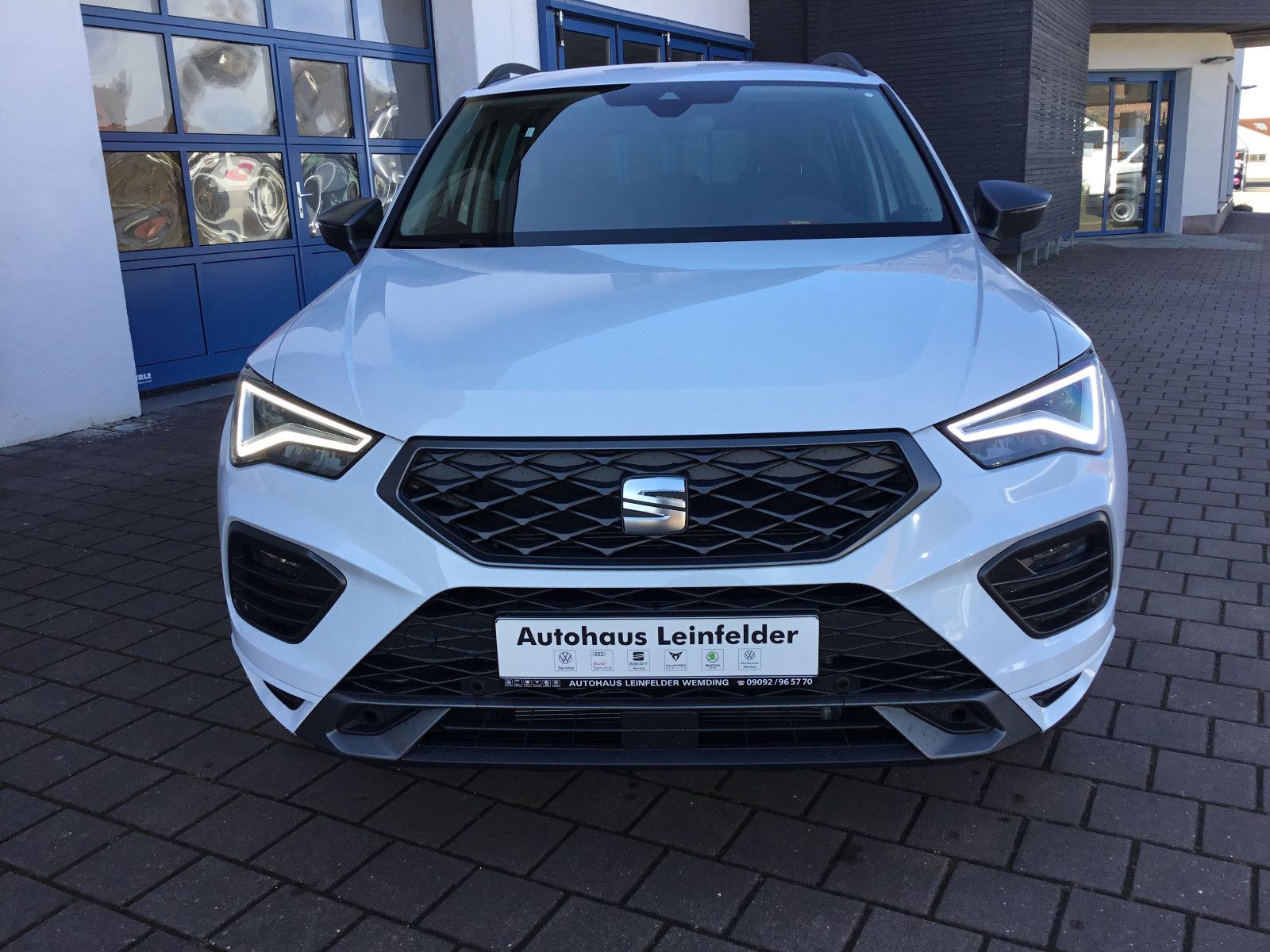 Fahrzeugabbildung SEAT Ateca 2.0 TSI FR 4Drive DSG+AHK+19"+Dinamica+ACC